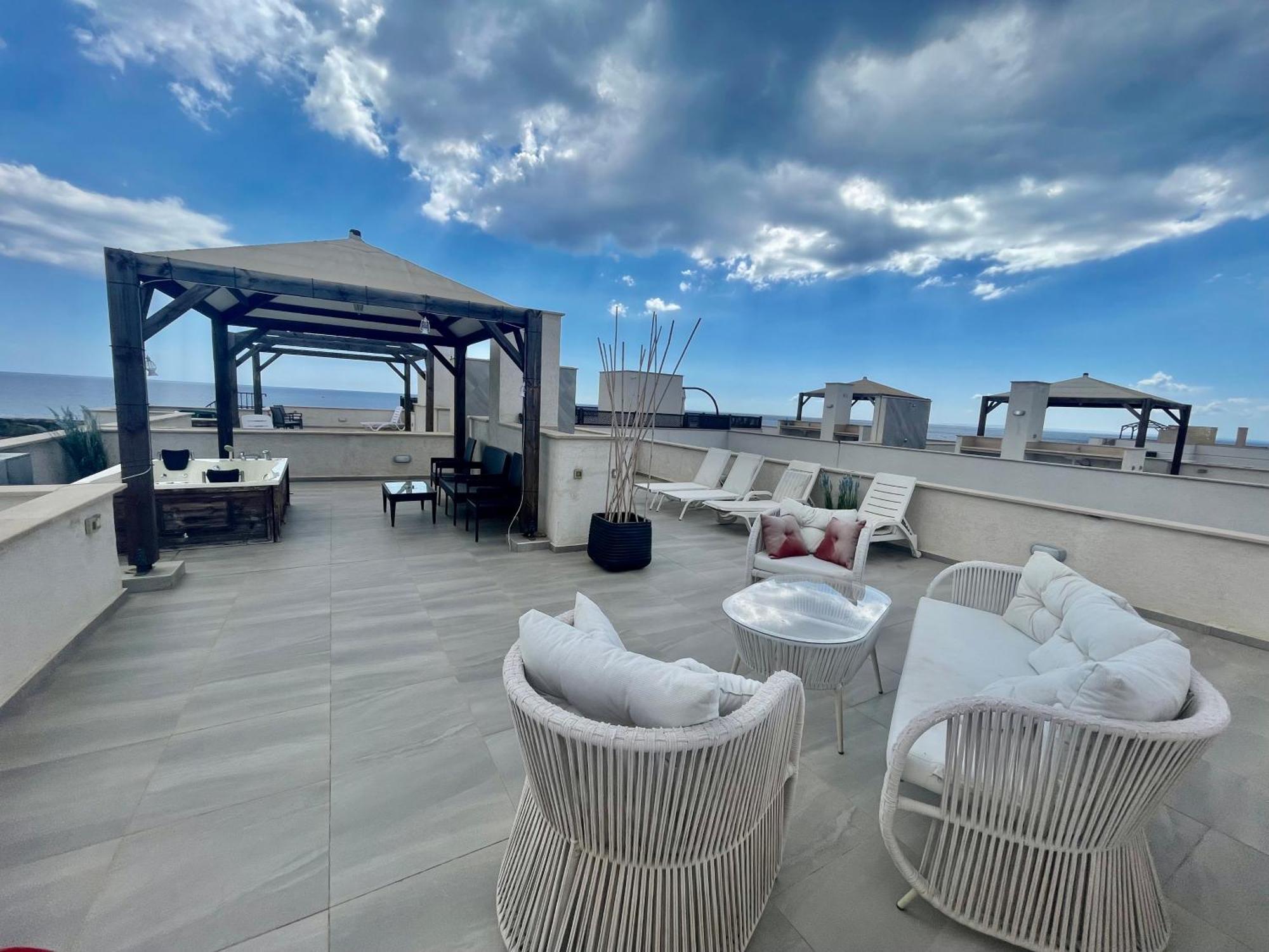 Relaxing Penthouse Suites By The Sea Vokolidha エクステリア 写真