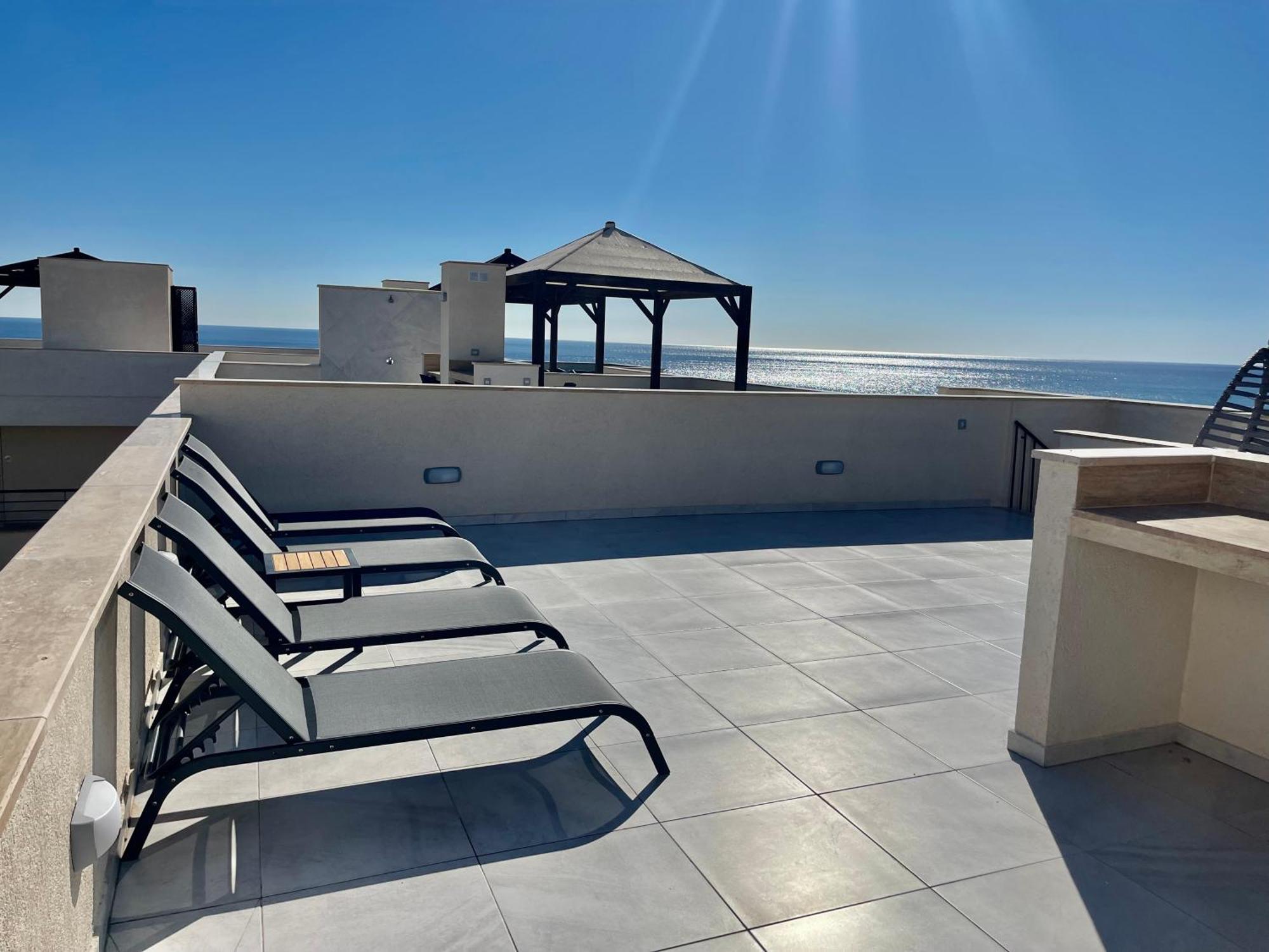 Relaxing Penthouse Suites By The Sea Vokolidha エクステリア 写真